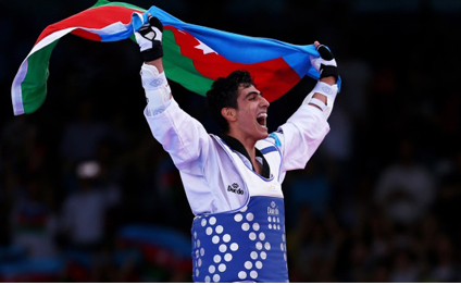 Qızıl medalın sahibi özünə yeni bahalı avtomobil aldı - FOTO