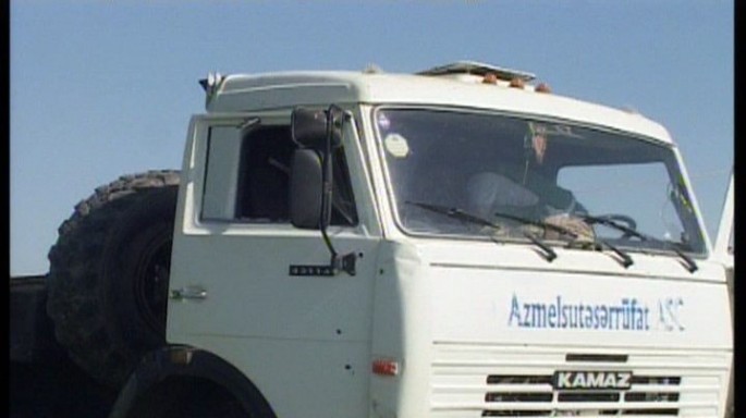 Ermənilər vətəndaşlarımızın olduğu avtomobili atəşə tutdu - FOTO