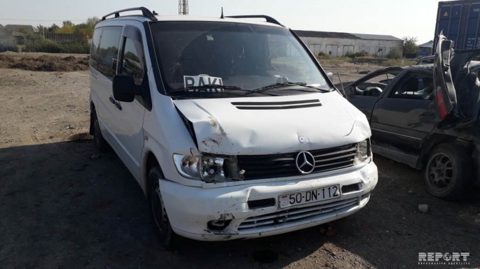 Kürdəmirdə mikroavtobusla "06" toqquşdu: xəsarət alanlar var - FOTO