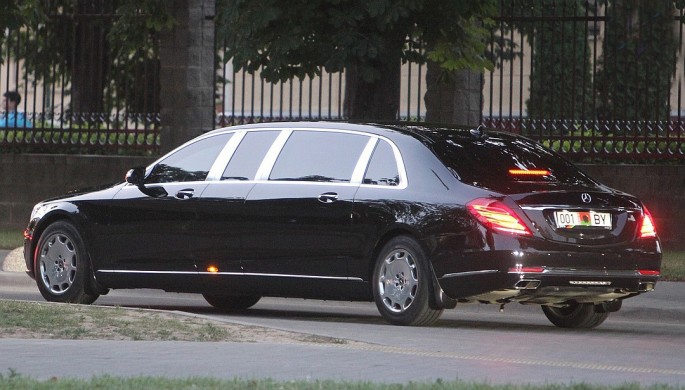 Prezidentin 1.4 milyon avroluq “Mercedes-Maybach Pullman Guard”ı - VİDEO