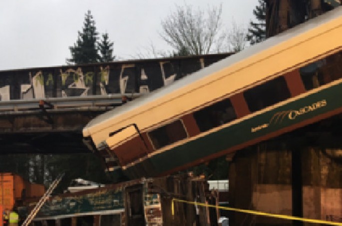 Qatar qəzasında bir neçə nəfər öldü, onlarla yaralı var - FOTO