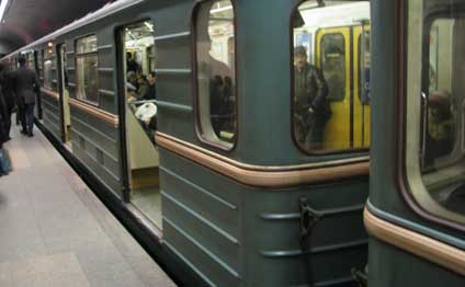 Metroda problem yaranıb, sərnişinlər qatardan boşaldılıb