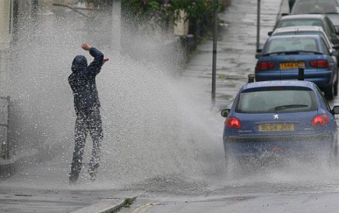Bakıda piyadanı isladan sürücü cərimələndi
