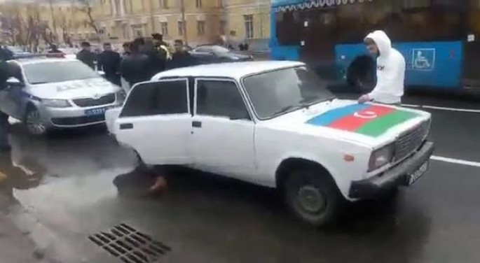 Moskvada Xocalını yad edən azərbaycanlılar saxlanıldı - VİDEO