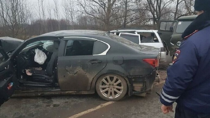Əks zolağa çıxan “Lexus” ağır yol qəzası törətdi: 3 nəfər ölüb - FOTO