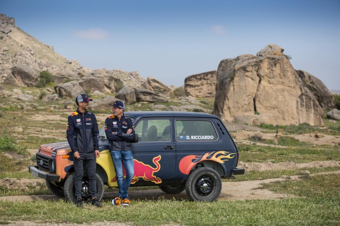 "Aston Martin Red Bull Racing" pilotları Qobustanda - FOTO