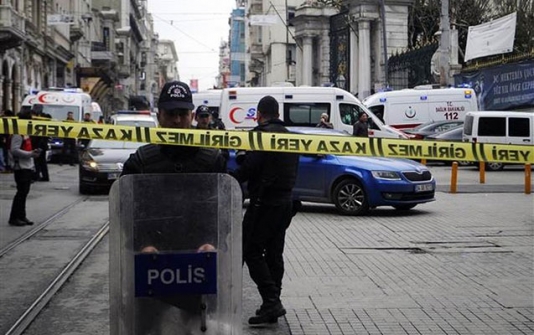 Manisada partlayış - Yollar bağlanıb