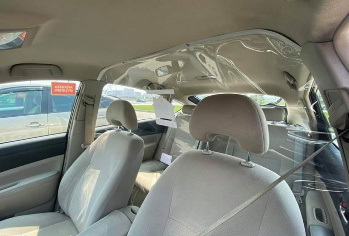 Taksilərdə arakəsmənin quraşdırılması yoluxmanın qarşısını almaq üçün önəmlidir                     - RƏY