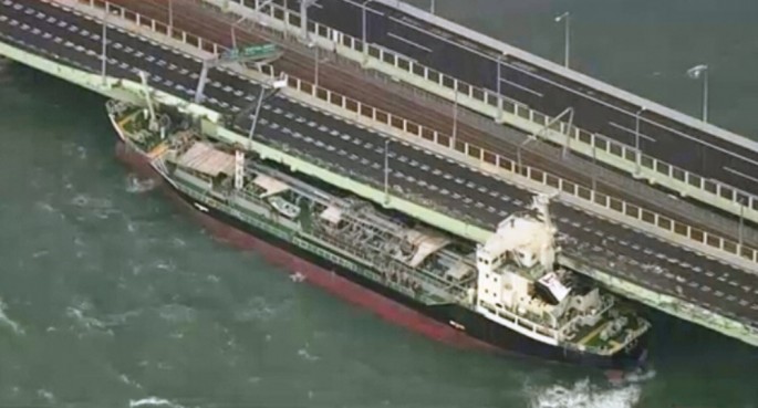 Gəmilərin çırpılmasından üç mindən artıq tikili zərər çəkə bilər