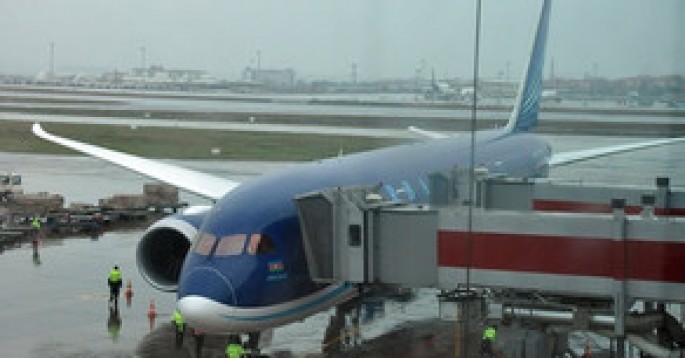 İstanbuda AZAL-a məxsus təyyarədə insident baş verib - FOTO