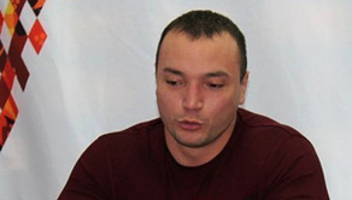 Anar Allahverənovun məhkəməsi başlayıb