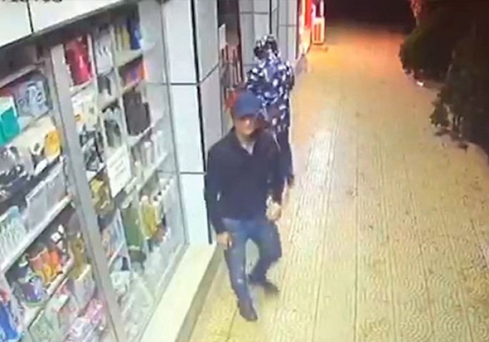 Bakıda mağazadan oğurluq edilib - VİDEO