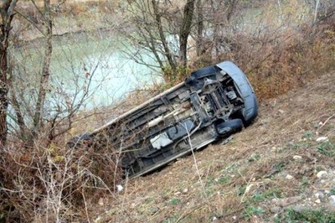 İdmançıları daşıyan avtobus dərəyə aşdı - 2 nəfər ölüb, 15 yaralı var - FOTO
