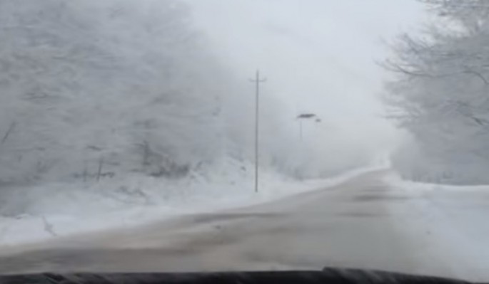 İsmayıllı-Muğanlı yolu buz bağladı, hərəkət iflic oldu - VİDEO