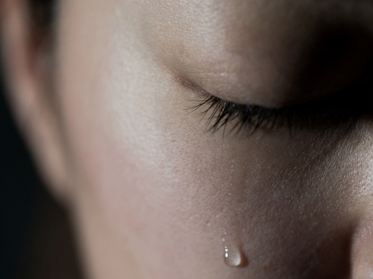 Metronun qarşısında qadına qarşı cinayət - Bakıda