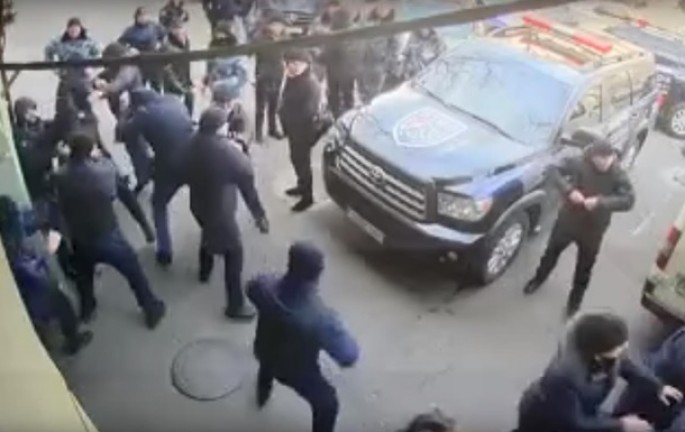 “Sən çaşmasaydın, vurulmazdın”: İki dostin iki manatlıq davasının TƏFƏRRÜATLARI