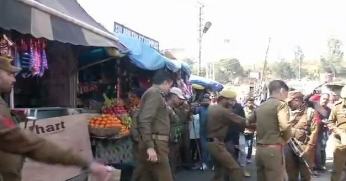 Avtobus dayanacağında partlayış törədildi - VİDEO