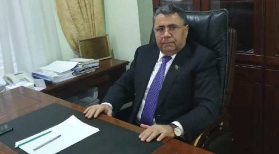 Paşazadə: "5 savadlı müəllim verilişə çıxıb test cavablarını abituriyentlərə öyrədə bilməzmi?"