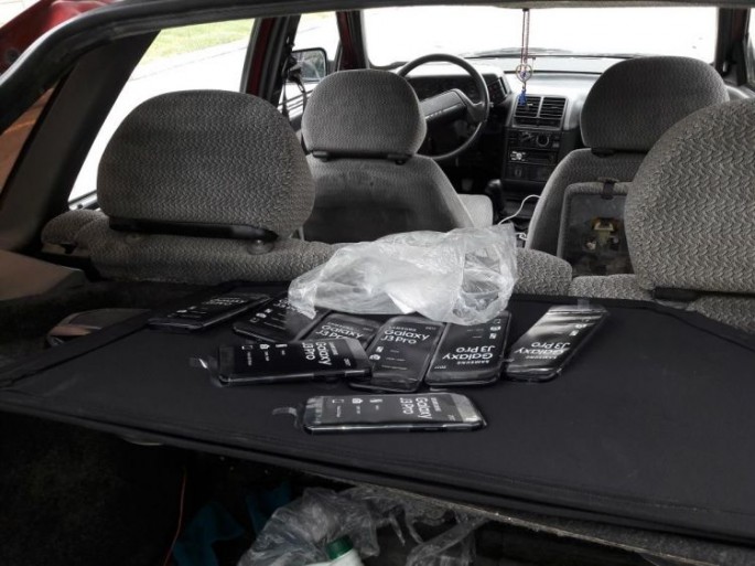 Qanunsuz yolla ölkəyə mobil telefonların keçirilməsinin qarşısı alınıb - FOTO