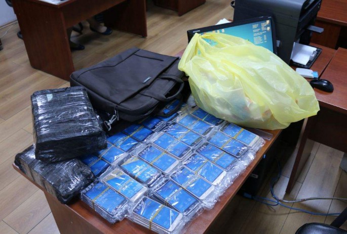 Gömrükçülər 110 ədəd mobil telefon aşkar edib - FOTO