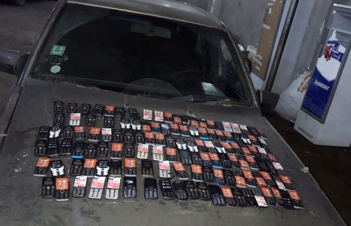 Avtomobildən qanunsuz mobil telefon aşkarlanıb – FOTO + VİDEO