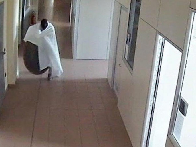 "Ruh" oğurluq edərkən kameraya düşdü - VİDEO