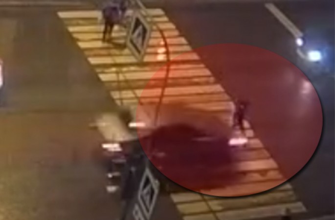 “Lada” 8 yaşlı məktəblini piyada keçidində vurdu – anbaan VİDEO