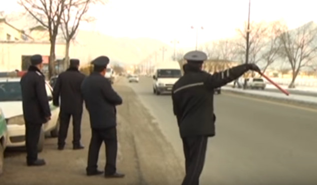 Nəqliyyat müfəttişləri özlərini yol polisinə oxşadıb reyd keçirir – VİDEO-FOTO