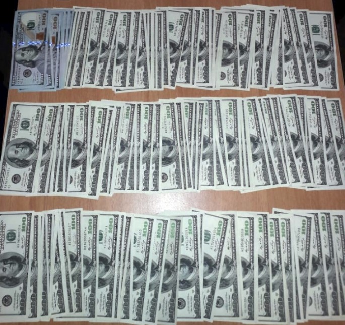 Yük maşınından qanunsuz 16 min dollar aşkarlandı - FOTO