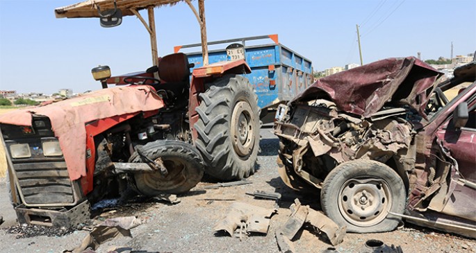 Traktor “Renault”la toqquşdu: 9 yaralı - FOTO