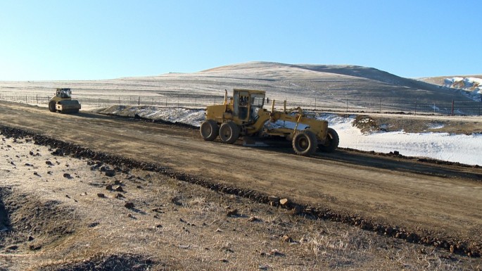 Gədəbəydə 3 istiqamət üzrə 29 km yol yenidən qurulur - VİDEO