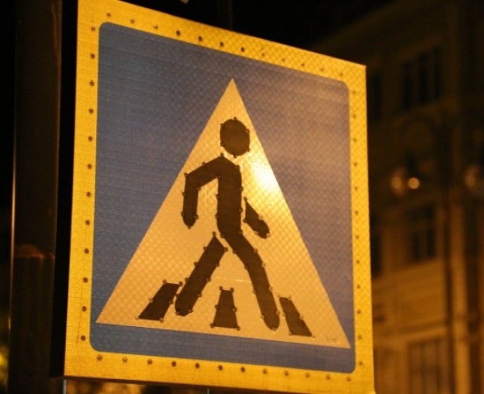 Göygöldə avtomobil piyadanı vurdu