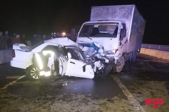 "Hyundai" və "Mitsubishi" toqquşdu - 3 nəfər yerindəcə öldü - YEVLAXDA