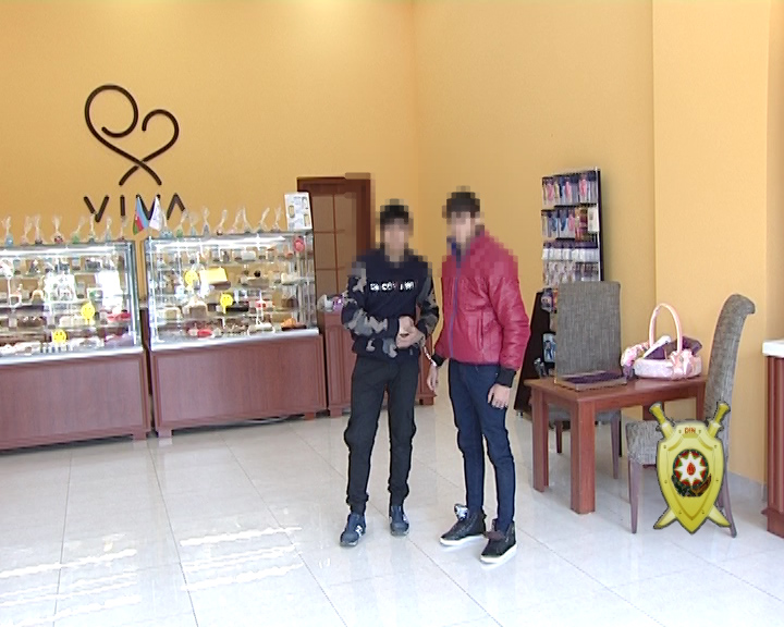 Bir gecədə 4 obyektdən oğurluq edən yeniyetmələr tutulub - FOTO