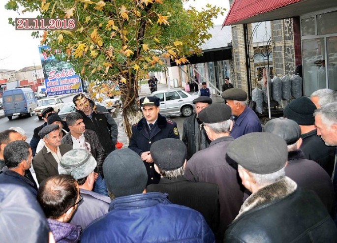 Şəkidə taksi sürücüləri ilə görüş keçirilib - FOTO