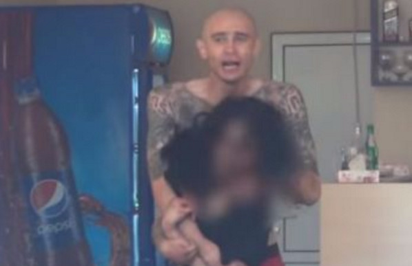 Ermənistanda dəhşət - Qızı girov götürən şəxs snayperlə vuruldu-  VİDEO - 18+