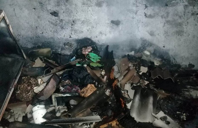 Tək yaşayan qadının evi yanaraq kül olub - FOTO