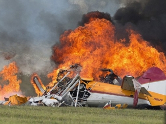 Aviaşouda təyyarə qəzaya uğradı, pilot öldü