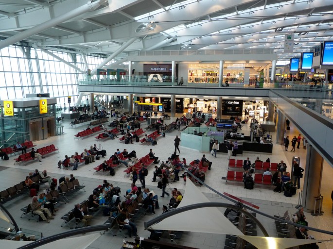 Hava limanında bütün uçuşlar dayandırılıb