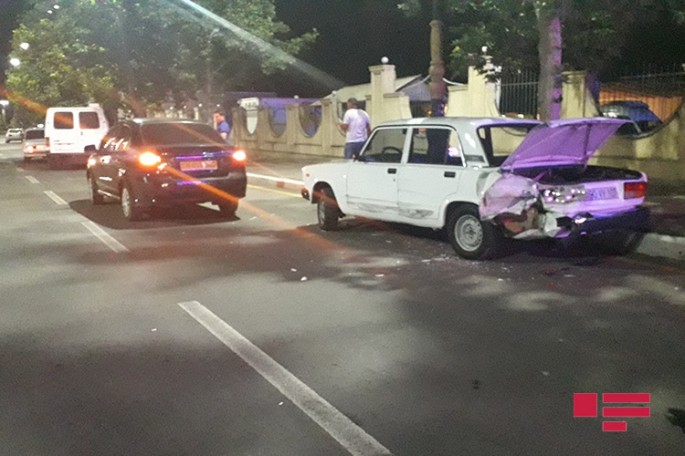 Gəncədə sükan arxasında yatan sürücü qəza törədib - FOTO