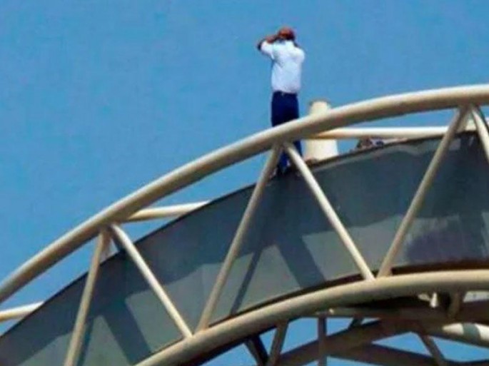 Bakıda intihara cəhd - Özünü körpüdən atmaq istədi