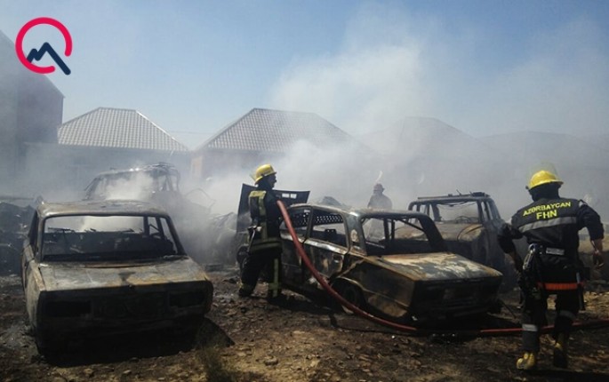 Bakıda cərimə meydançasında maşınlar yanır - FOTOLAR