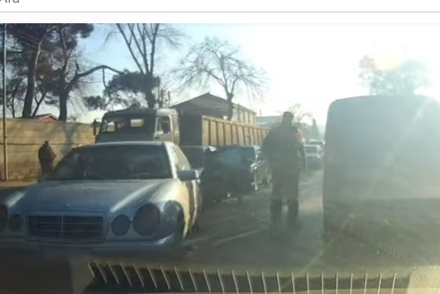 Biləcəridə zəncirvari qəza: 3 atomobil toqquşdu - VİDEO