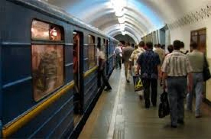 Bakı metrosunda hadisə: qadın özündən getdi