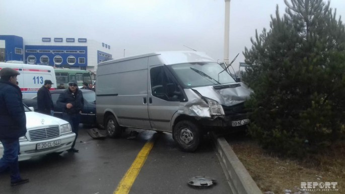 Gəncədə yol qəzası baş verib, xəsarət alanlar var - FOTO