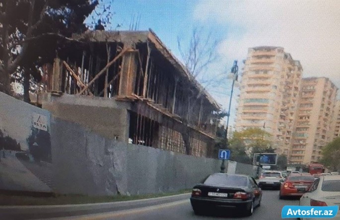 Ayna Sultanova parkında obyekt tikilir? – Ağacları kəsiblər - AÇIQLAMA