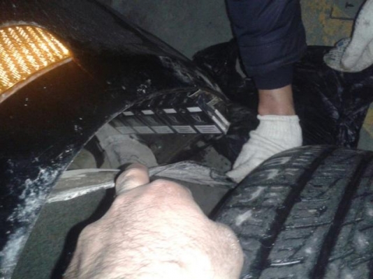 Avtomobildən külli miqdarda siqaret aşkar edildi - FOTO