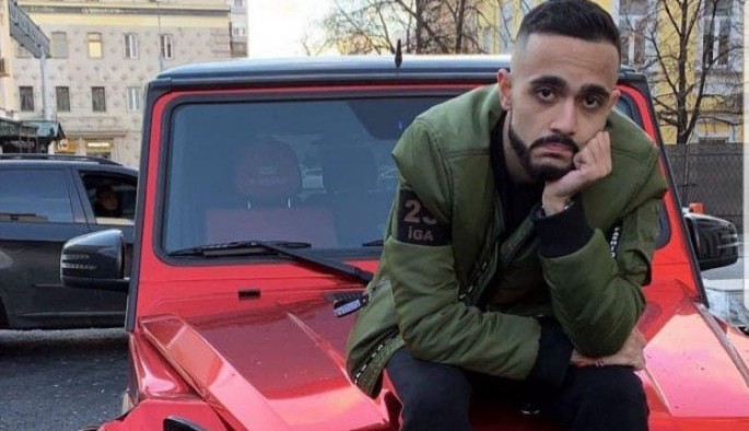 Məşhur bloggerin cangüdəni "Gelandawagen"lə qəza törətdi - FOTO