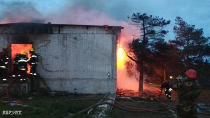 Azərbaycanda ər özünü və arvadını yandırdı