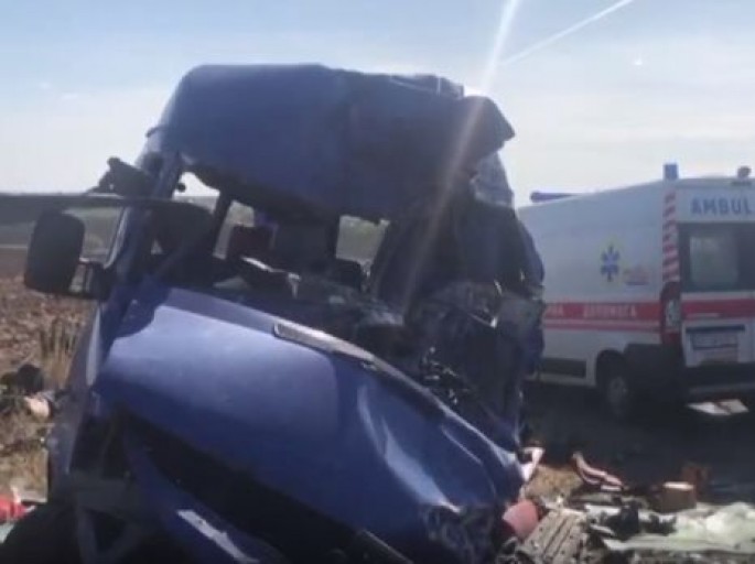 Avtobus yük maşını ilə toqquşdu: azı 9 ölü, 2 yaralı - VİDEO